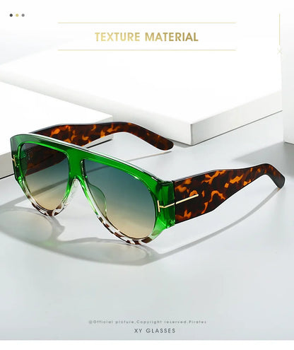 Fashion pilot sunglasses for women with large green frame and tortoiseshell arms, UV400 protection